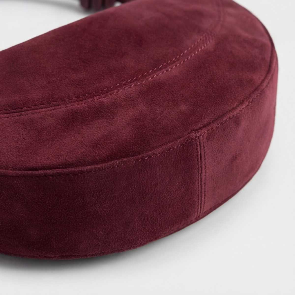 Suedy-L 1 WineRed — Hobo-Umhängetasche aus veganem Leder in Wildlederoptik mit geknotetem Riemen