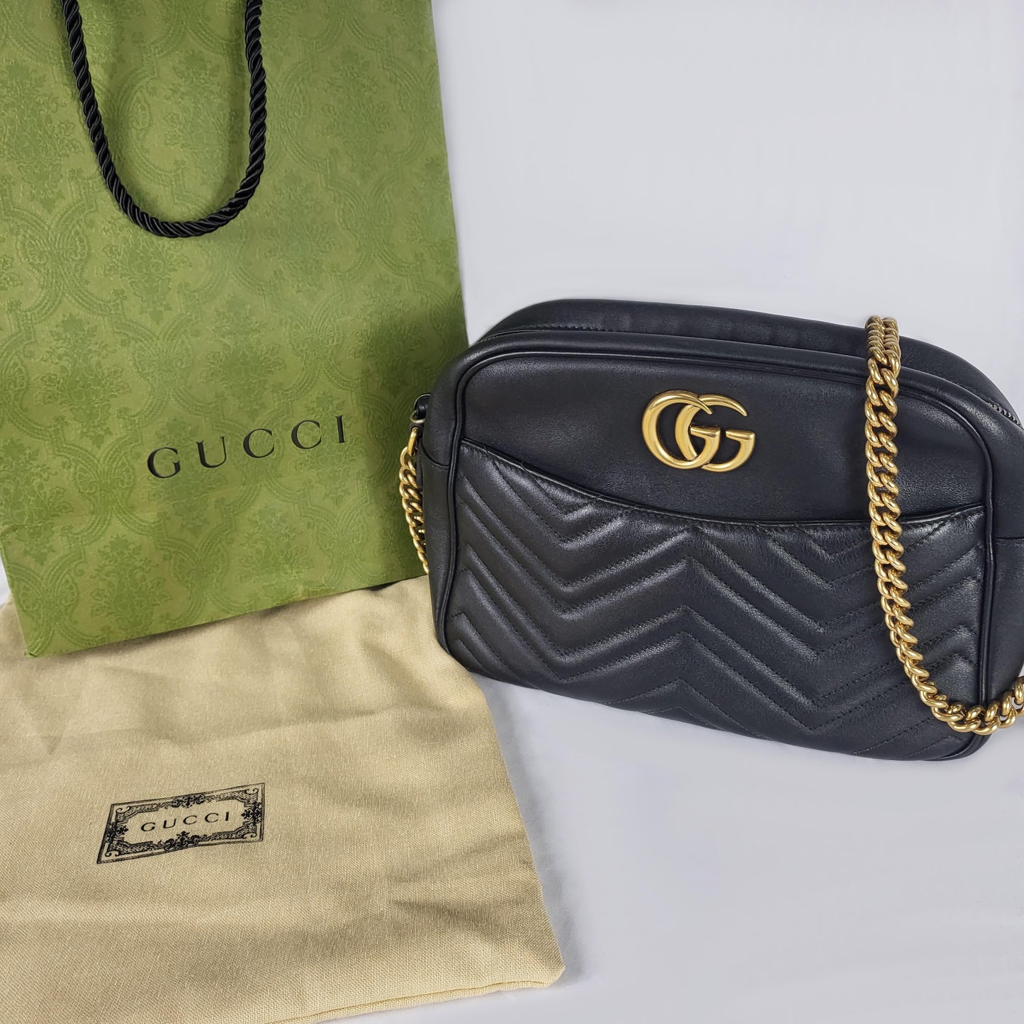 Gucci GG Marmont Camera Black — Original pre-loved, excellent condition, matelassé chevron leather crossbody bag