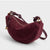 Suedy-L 1 WineRed — Per petį arba skersai kūno nešiojamas hobo krepšys iš zomšos efekto veganiškos odos su mazguotu dirželiu