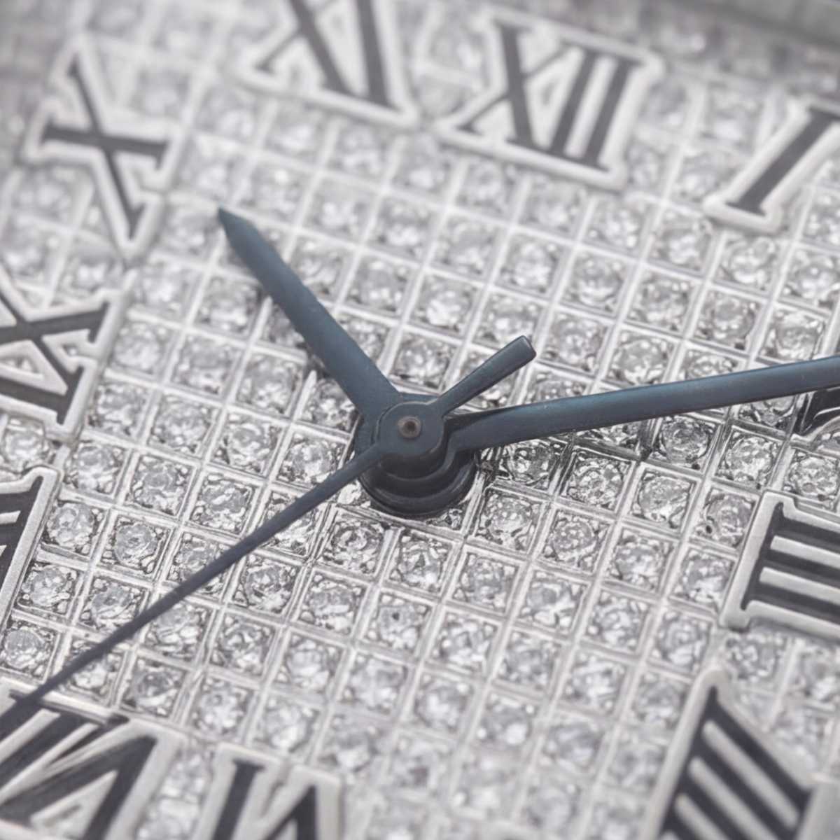 Trillionaire Watch 2 Silver — Firkantet pavé kvarts-herreur med romertal