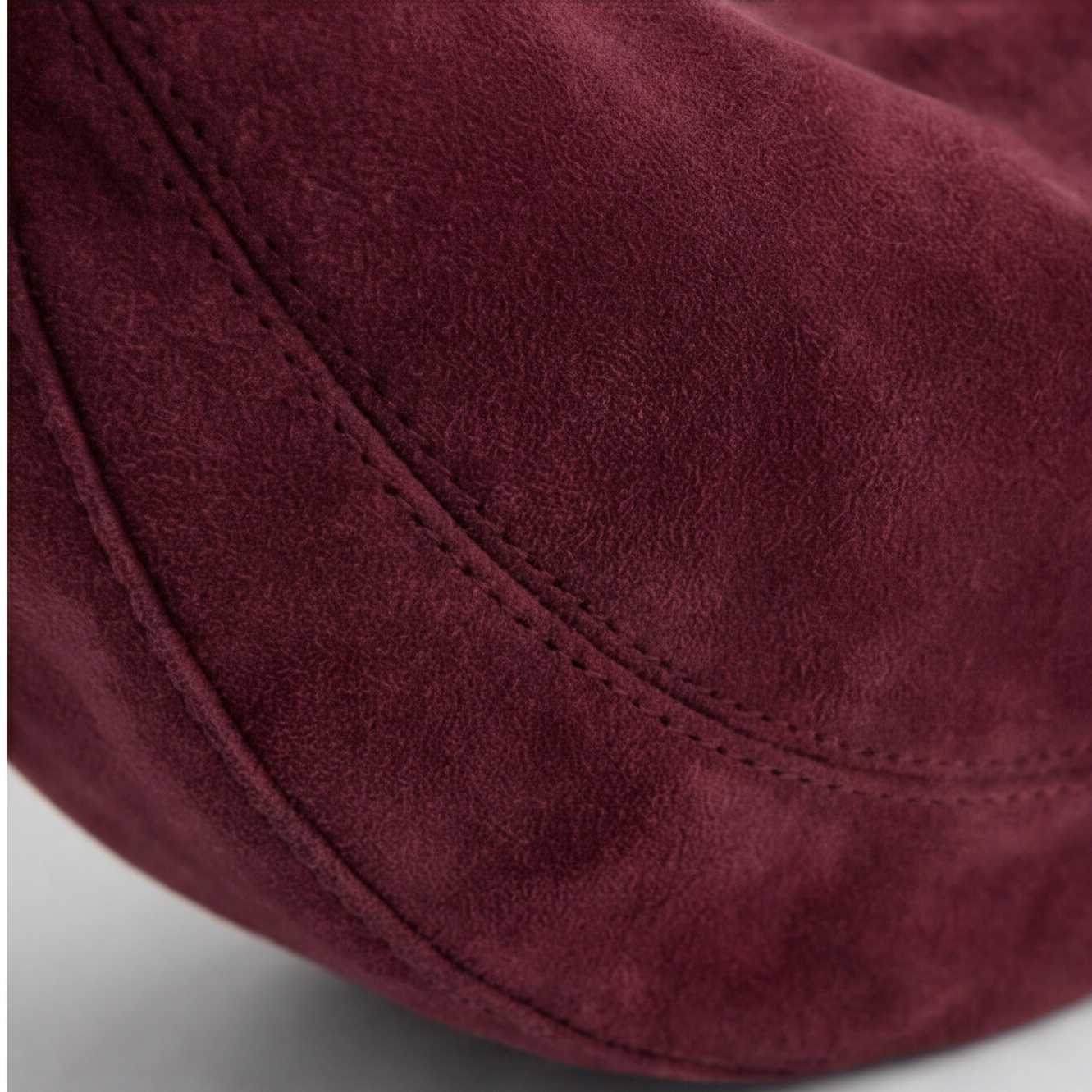 Suedy-L 1 WineRed — Torebka hobo na ramię i na ukos z wegańskiej skóry o wyglądzie zamszu z wiązanym paskiem