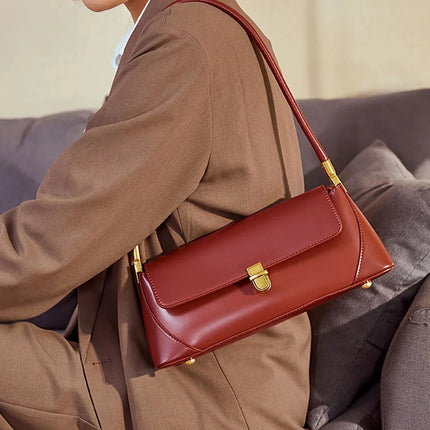 Liora TQ Stream 88 — Underarm Baguette Shoulder Bag — (nessuna)