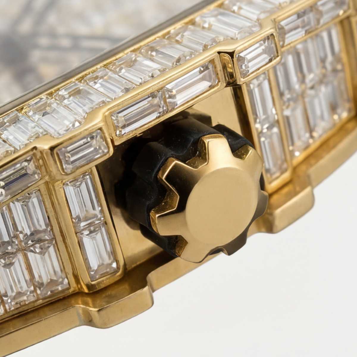 Trillionaire Watch 3 Gold — Orologio al quarzo da uomo tonneau con cristalli taglio baguette e cinturino in gomma