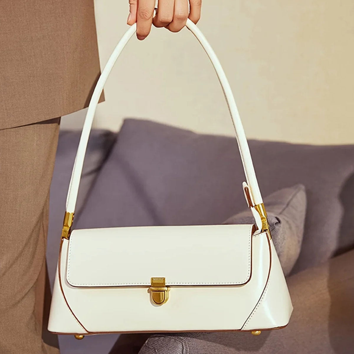 Liora TQ Stream 88 — Underarm Baguette Shoulder Bag — (nessuna)