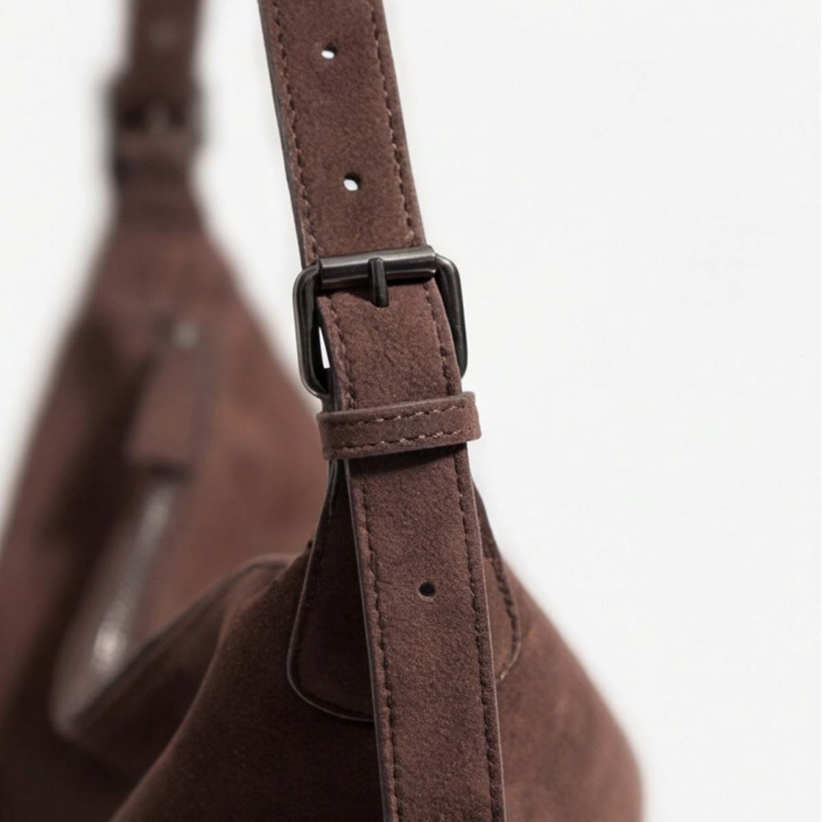 NI9 PR 34 Weekend — Bolso de Hombro Hobo en Cuero Vegano con Efecto Ante