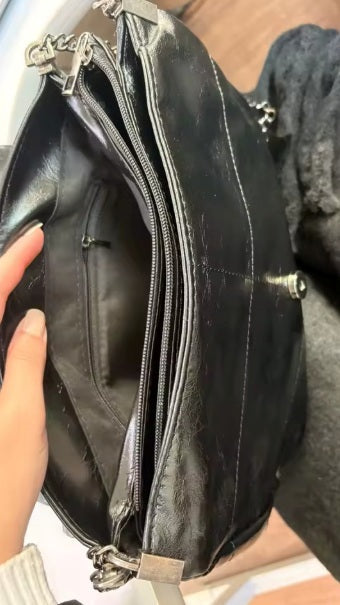 A Minimal 77 — Sac Tote d'Épaule avec Chaîne · Images de celles et ceux qui ont choisi ce produit · 9 / 25