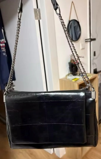 A Minimal 77 — Sac Tote d'Épaule avec Chaîne · Images de celles et ceux qui ont choisi ce produit · 23 / 25