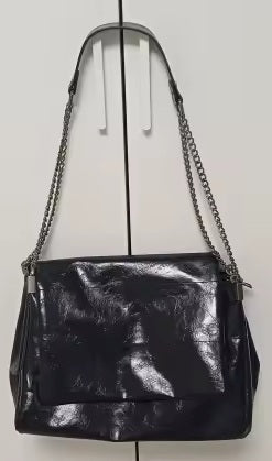 A Minimal 77 — Sac Tote d'Épaule avec Chaîne · Images de celles et ceux qui ont choisi ce produit · 1 / 25