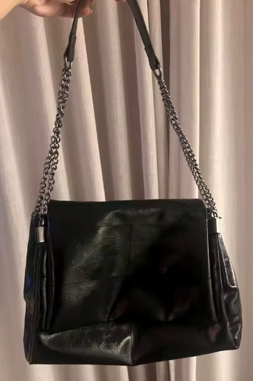 A Minimal 77 — Sac Tote d'Épaule avec Chaîne · Images de celles et ceux qui ont choisi ce produit · 21 / 25