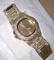 Trillionaire Watch 1 Gold — Pánské quartzové hodinky z nerezové oceli s celoplošným pavé osazením a ukazatelem data · Obrázky od těch, kteří si vybrali tento produkt · 2 / 5