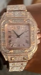 Trillionaire Watch 2 Gold — Orologio al quarzo da uomo quadrato con pavé e numeri romani · Immagini di chi ha scelto il prodotto · 3 / 4