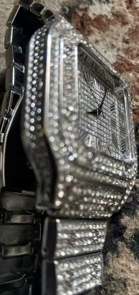 Trillionaire Watch 2 Silver — Fyrkantig herrklocka med kvartsurverk, pavé och romerska siffror · Bilder från dem som valde produkten · 11 / 14